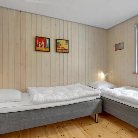 度假居 Stunning In Aakirkeby With Wifi