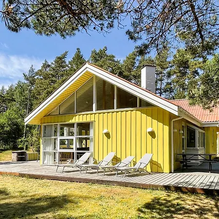 Stunning In Aakirkeby With Wifi * Vester Somarken