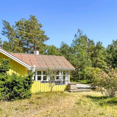 Stunning In Aakirkeby With Wifi Ferienhaus