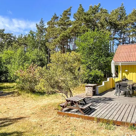 Ferienhaus Stunning In Aakirkeby With Wifi