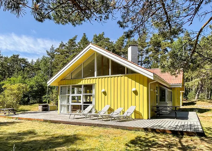 Stunning In Aakirkeby With Wifi * Vester Somarken